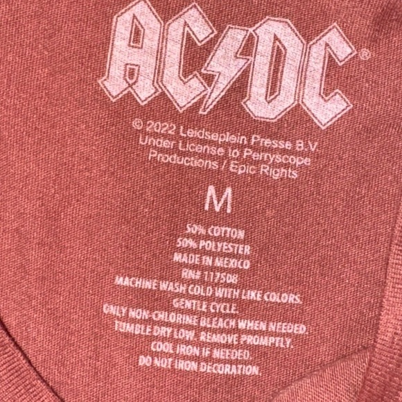 AC/DC Maroon World Tour 1979 Tee - Picture 2 of 4